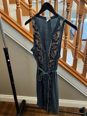Tiny Embroidered Slate Blue Sleeveless Button Dress
